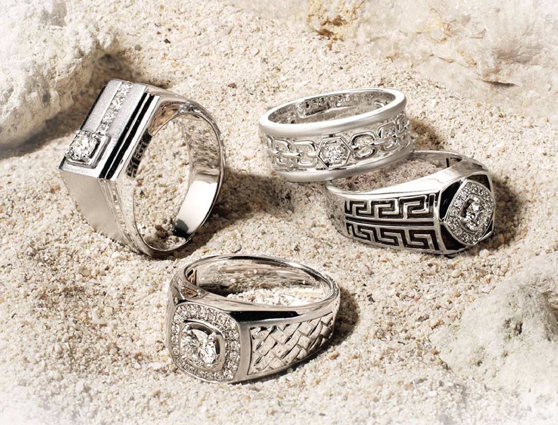 Intip Style Ganindra Bimo Memakai Model Cincin Pria Elegan Bernuansa Kearifan Lokal