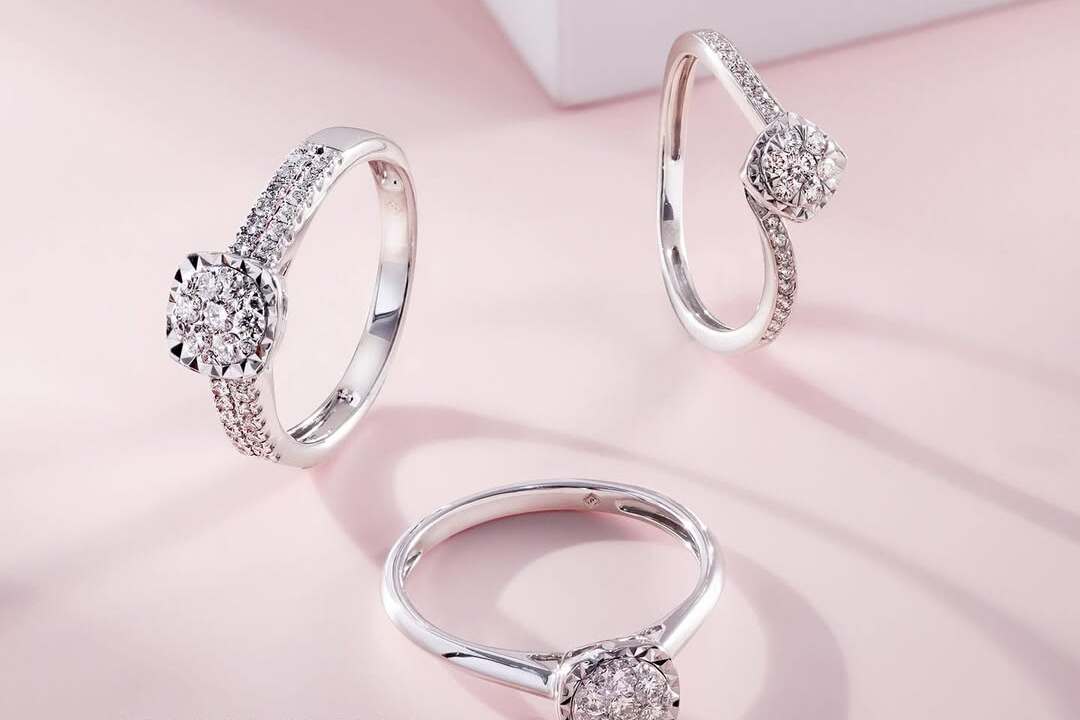 Cincin Tunangan Simple vs Mewah,  Mana yang Lebih Cocok untuk Lamar Si Dia?